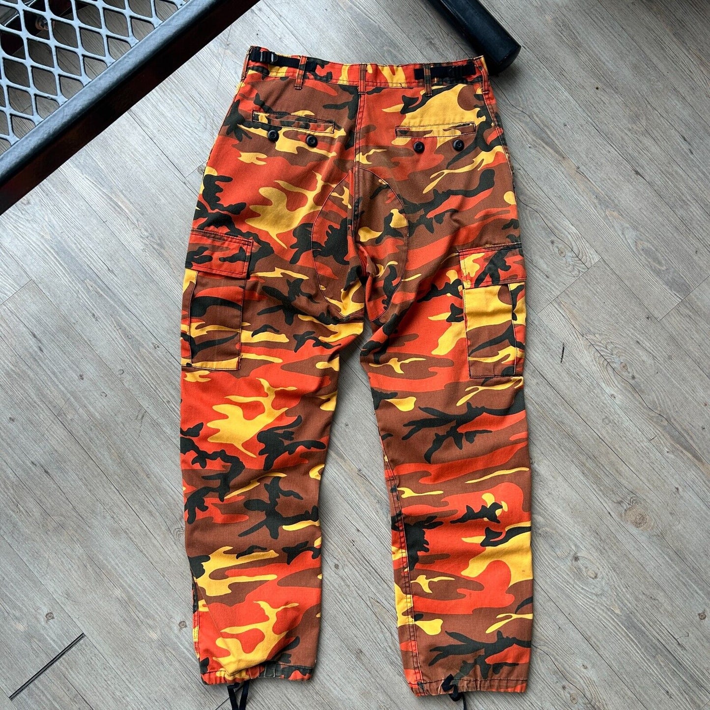 VINTAGE | Military Orange Camo Cargo Pants sz M-Reg W33 L32