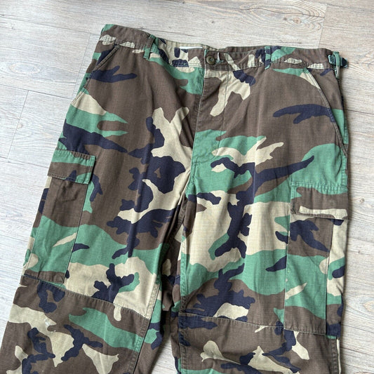 VINTAGE 90s | Military Army Camouflage Fatigues Cargo Pants sz L-Reg / W38