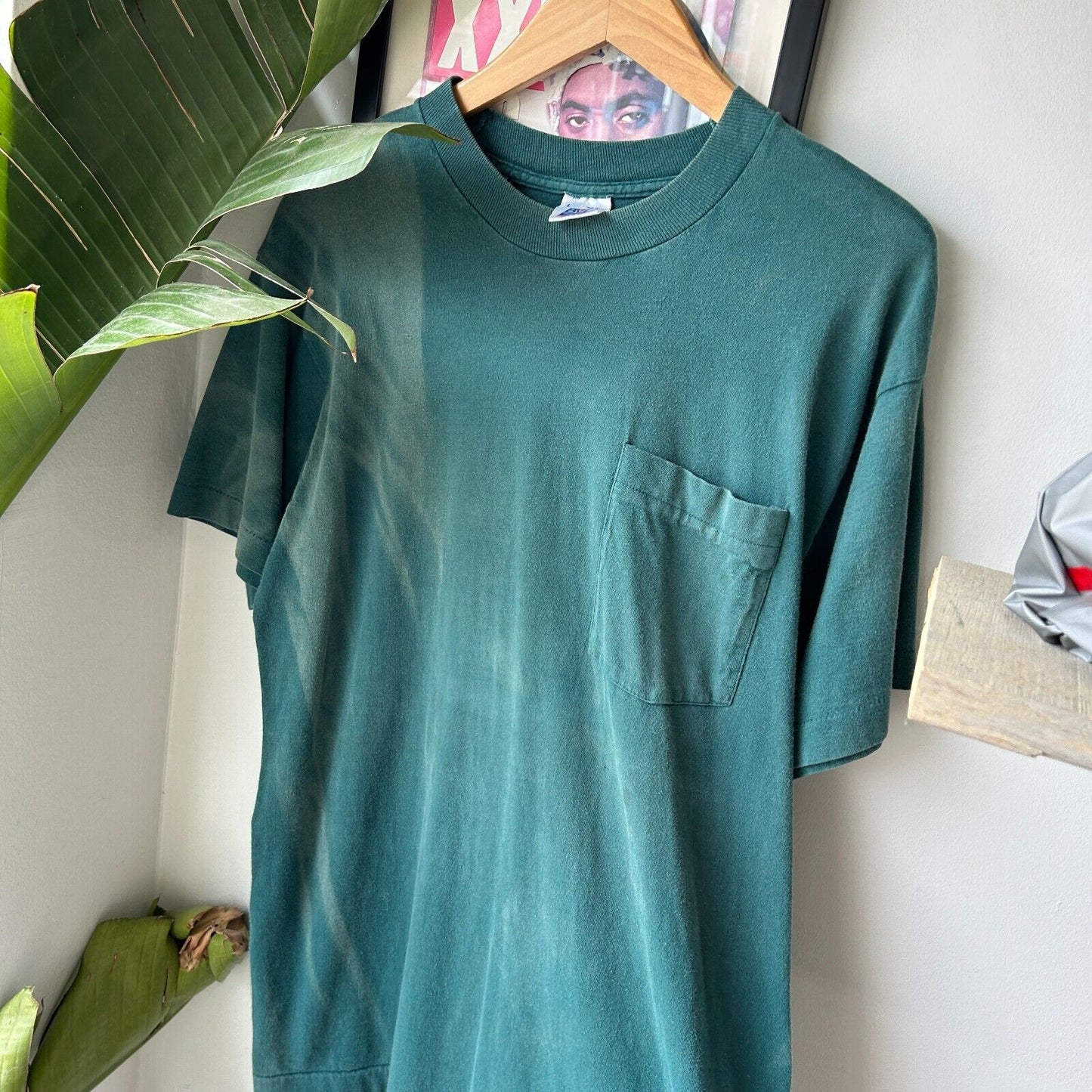 VINTAGE 90s | Sun Faded Blank Green T-Shirt sz L