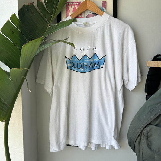 VINTAGE 90s | Tod Oldham Logo T-Shirt sz L