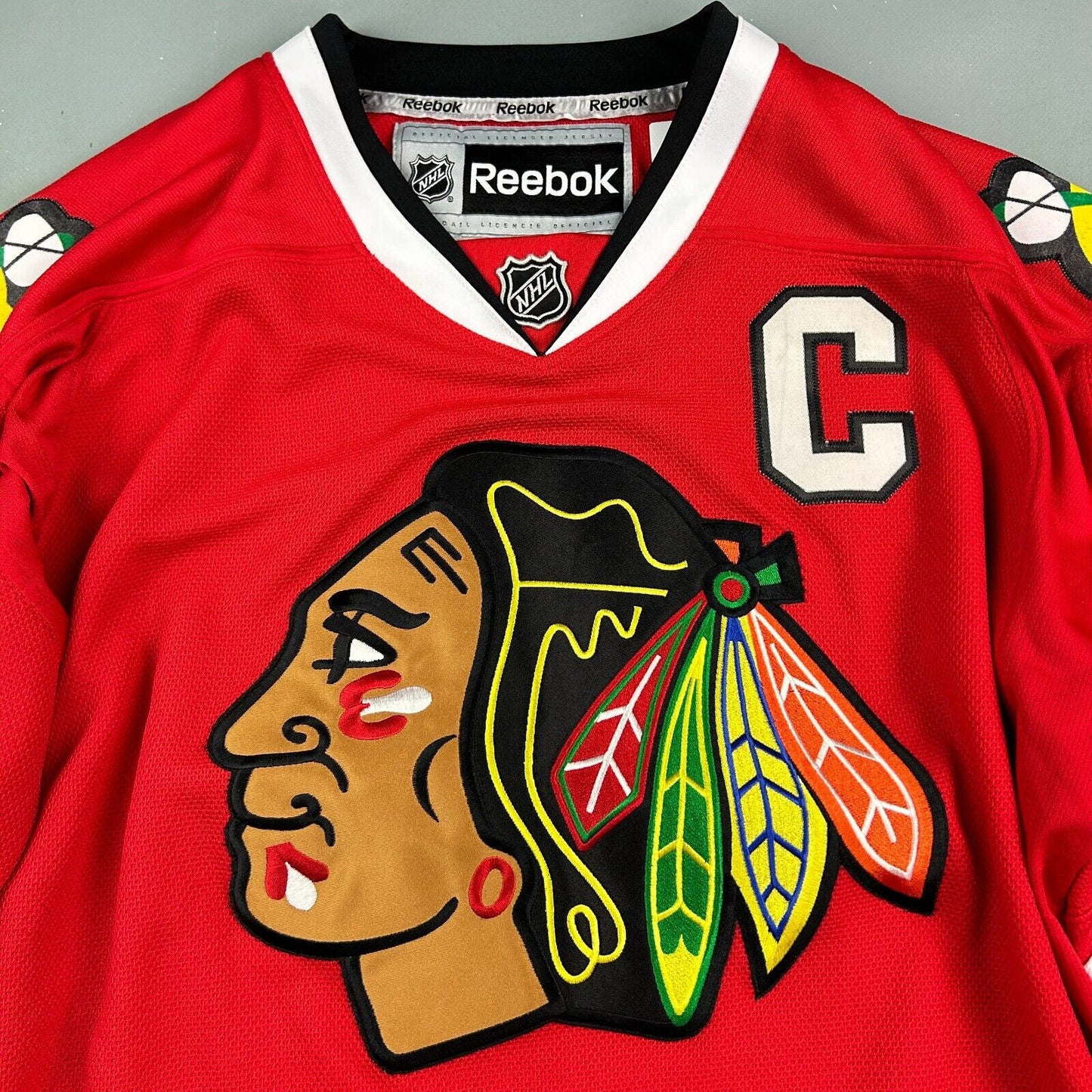 VINTAGE | Chicago Blackhawks NFL Reebok #19 Toews Hockey Jersey sz M Adult
