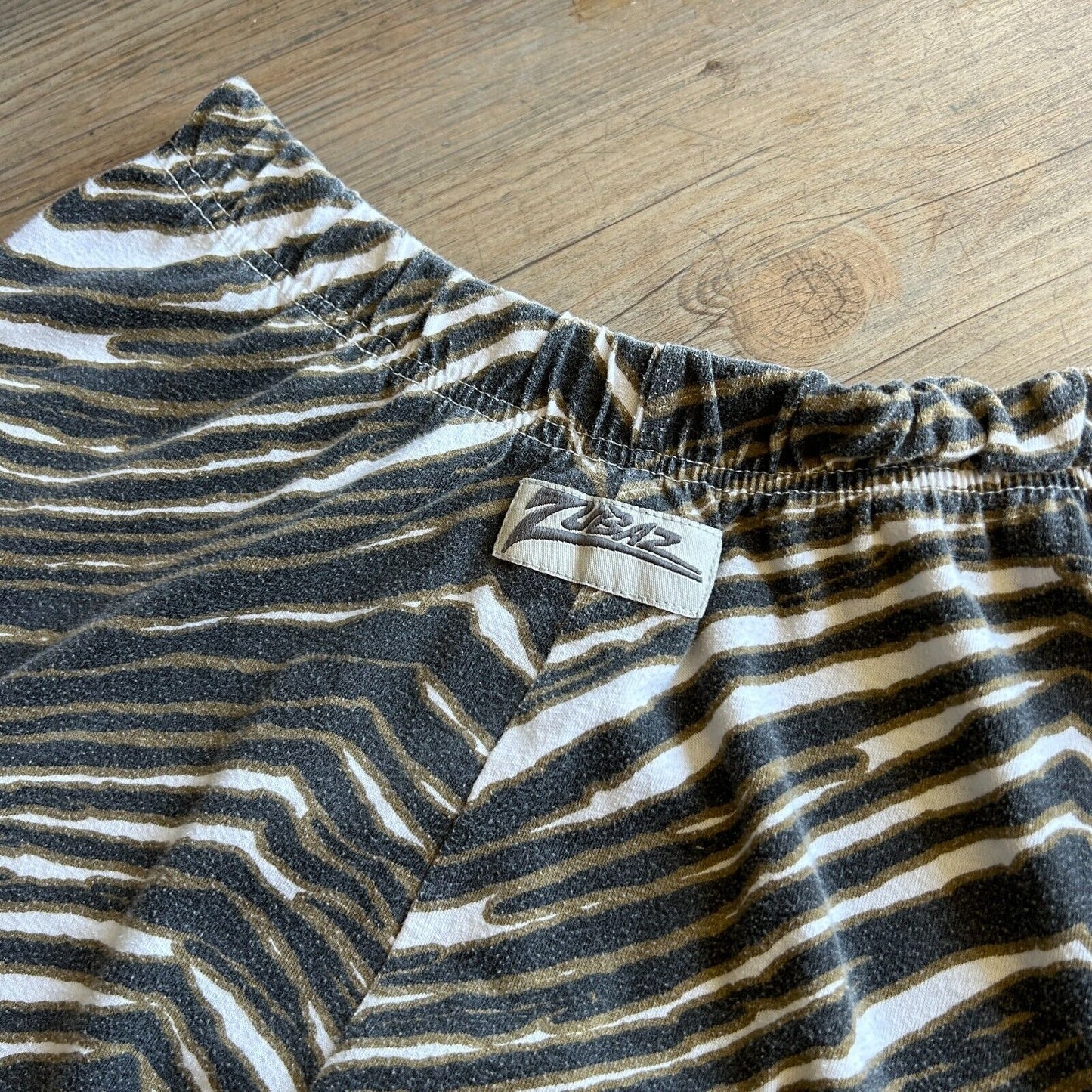 VINTAGE 90s | Zubaz Green Bay Tiger Stripe Sweat Pants sz L