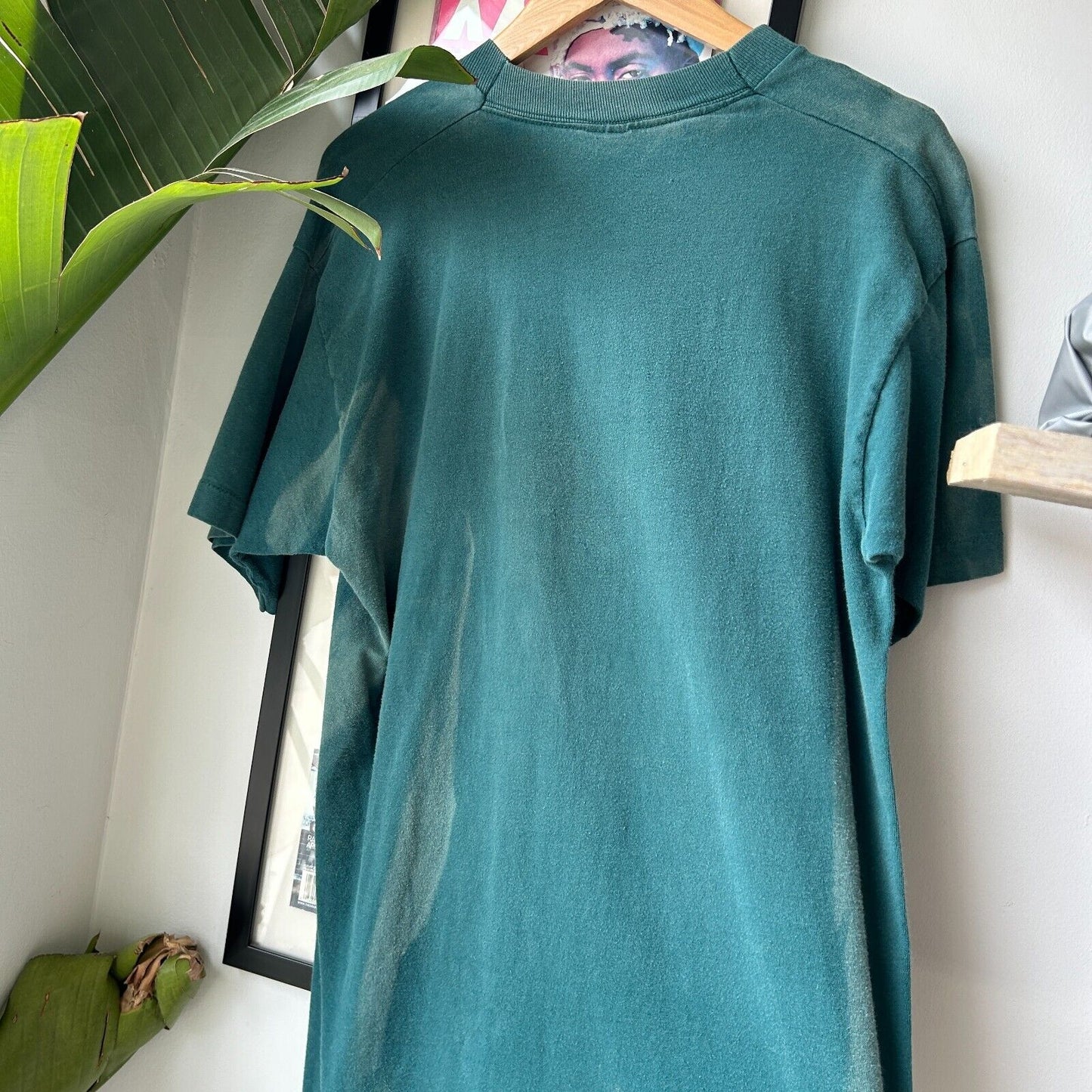 VINTAGE 90s | Sun Faded Blank Green T-Shirt sz L