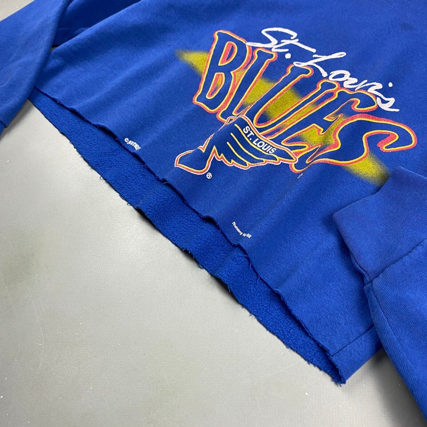 VINTAGE 90s NHL St. Louis Blues Cropped Hockey Sweater sz Medium Adult