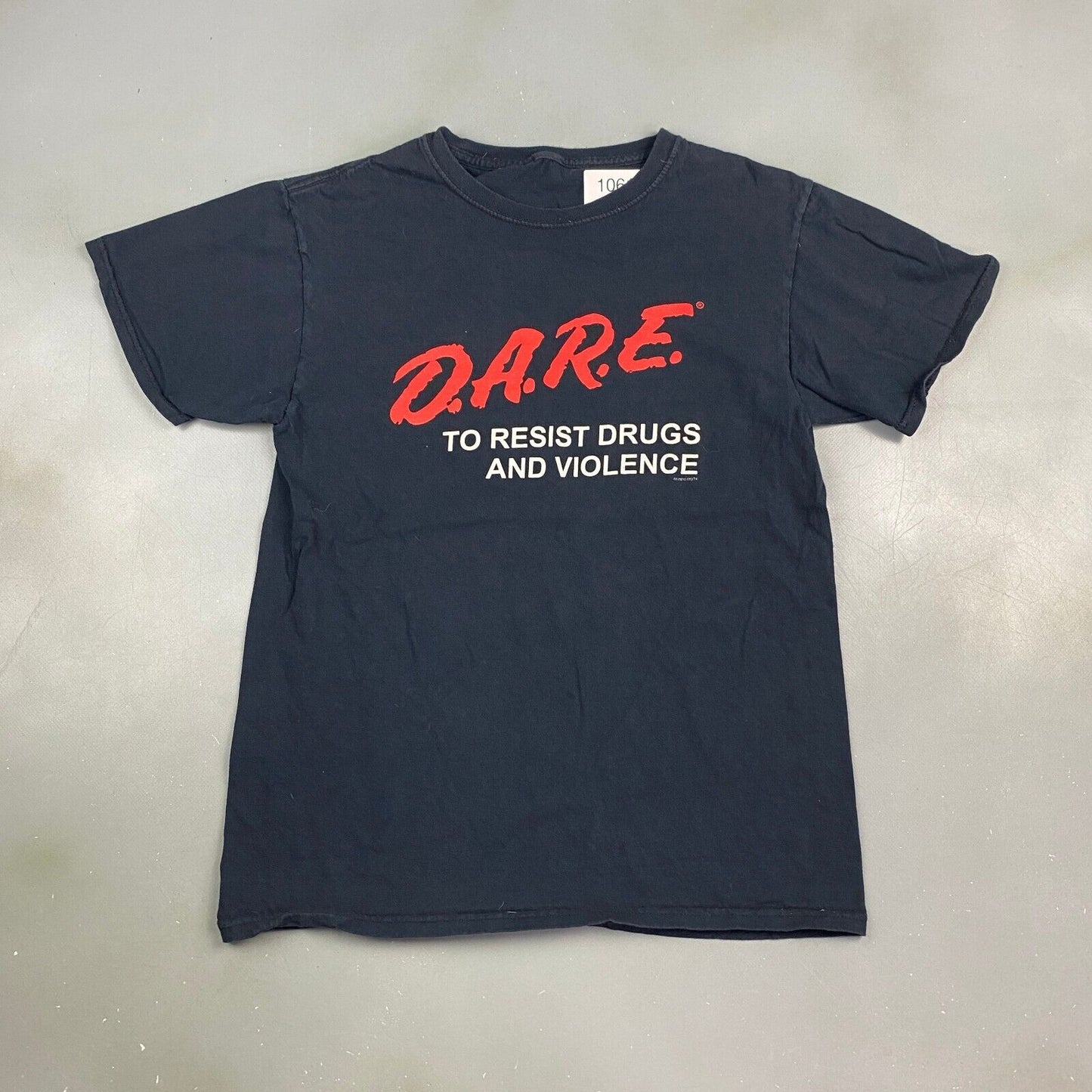 VINTAGE DARE To Resist Drugs & Violence Black T-Shirt sz Small Men Adult