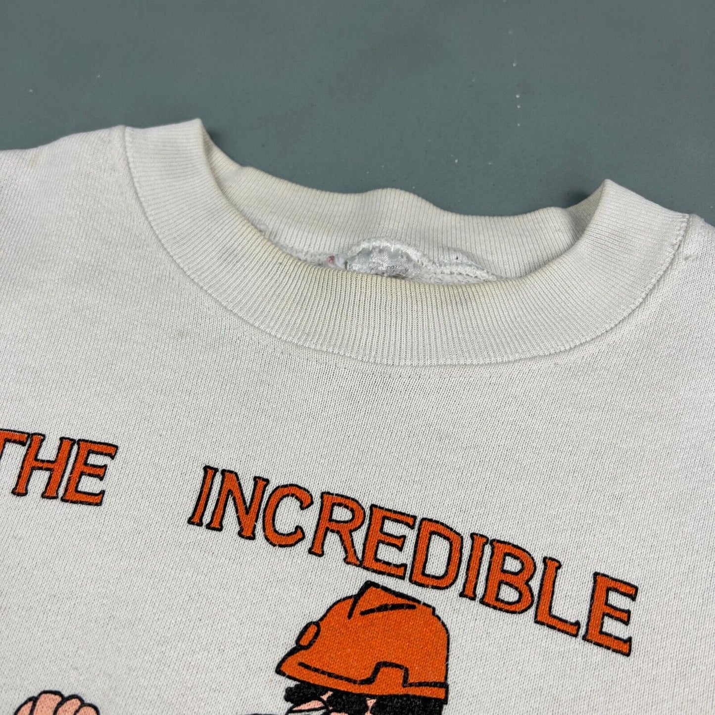 VINTAGE 90s The Incredible Mr Fix It Distressed Crewneck Sweater sz Medium Adult