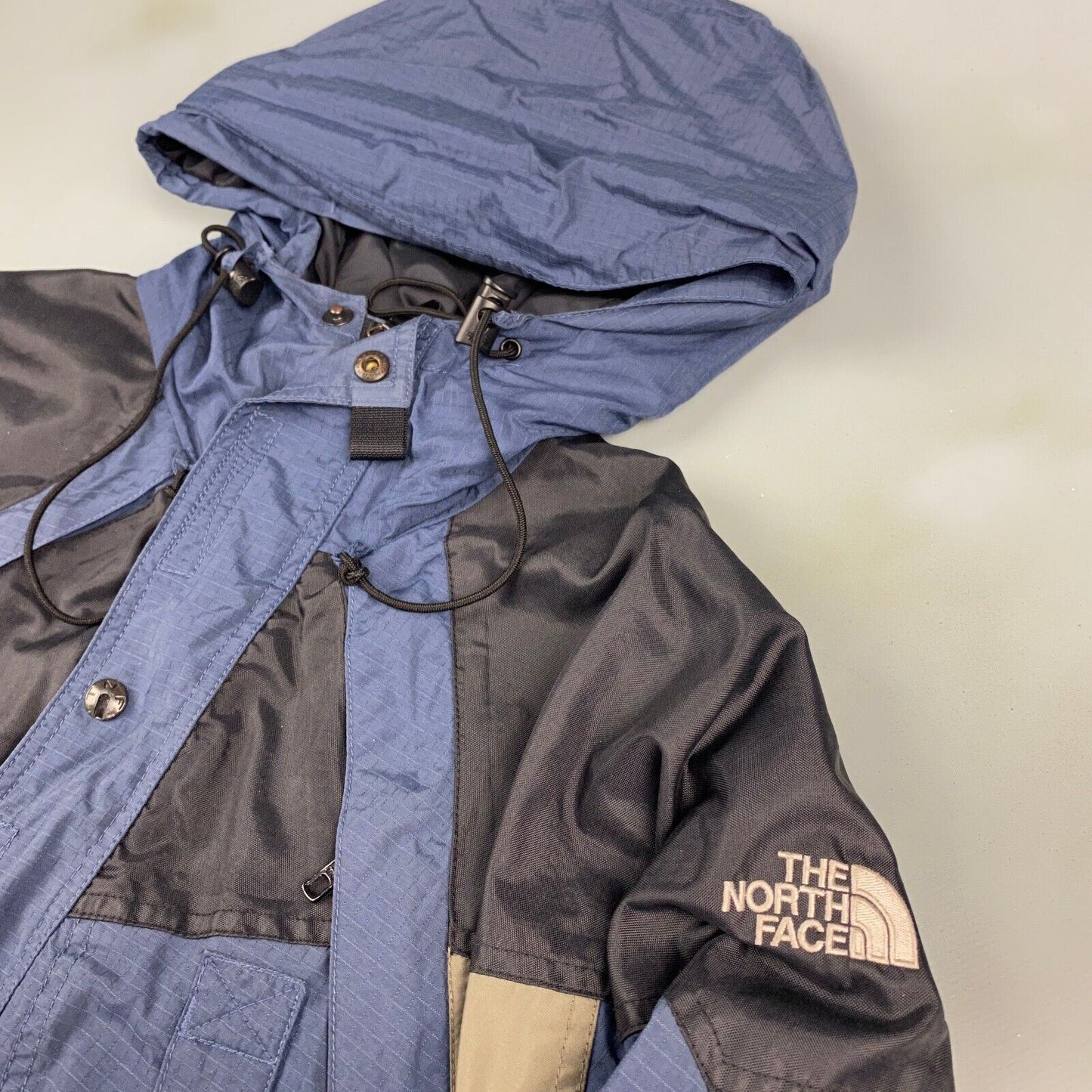 VINTAGE The North Face Technical Mountain Light Jacket sz S - M Adult
