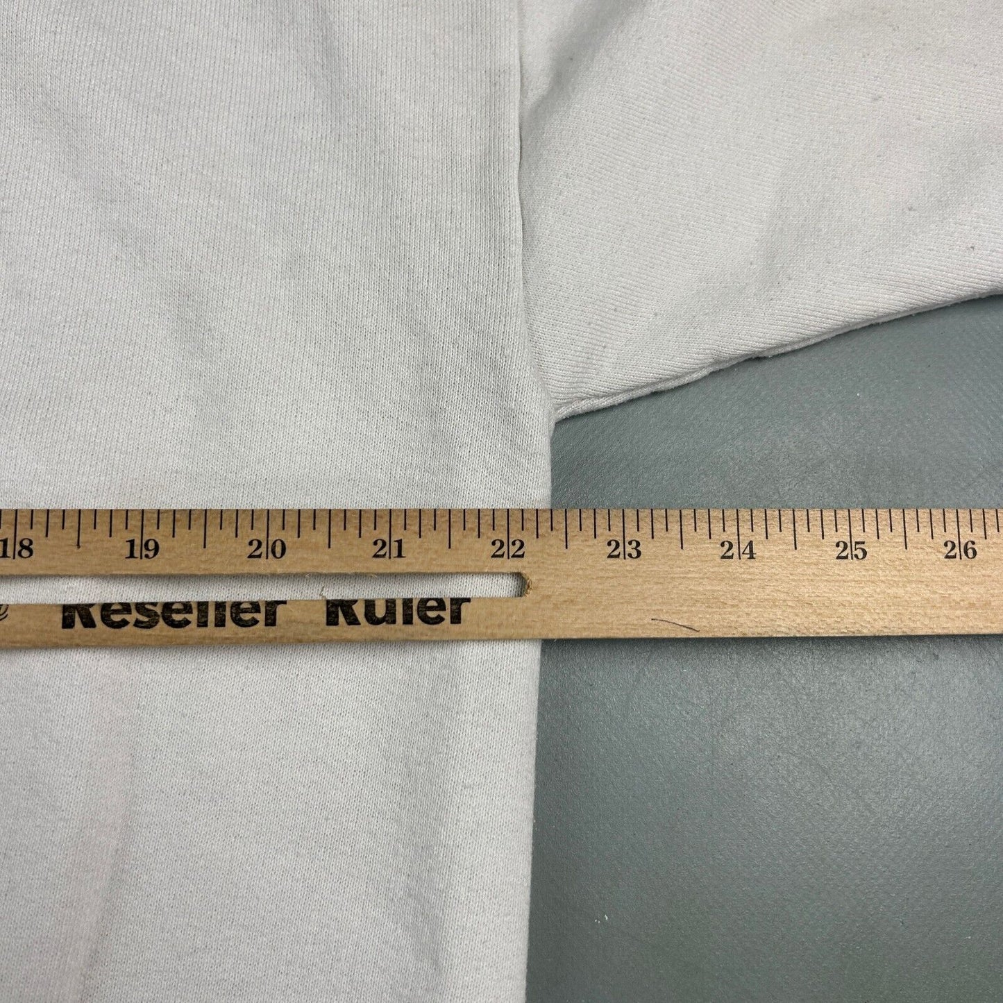 VINTAGE 90s TAZ Big Face Christmas White Crewneck Sweater sz Large Adult