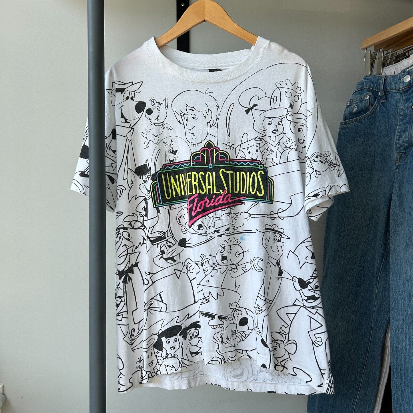 VINTAGE 90s | Universal Studios Florida All Over Print Cartoons T-Shirt sz M