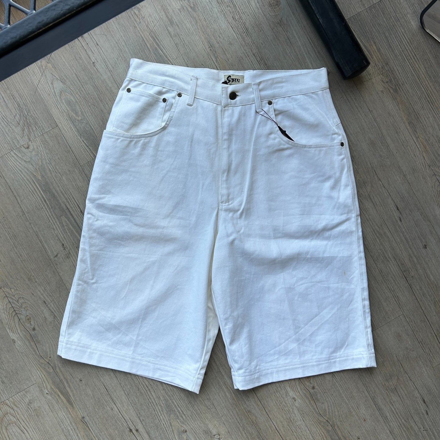 VINTAGE 90s Y2K | Spin Baggy Loose Fit White Denim Shorts sz W33