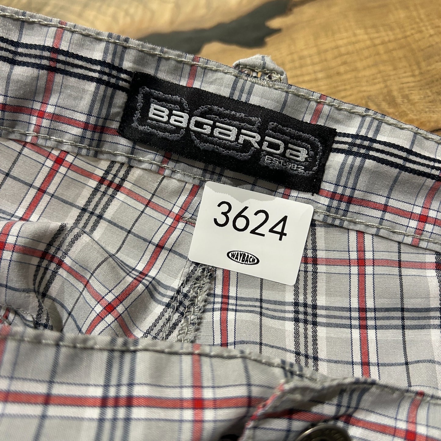 VINTAGE | Bagarda Loose Fit Plaid Cargo Shorts sz W34