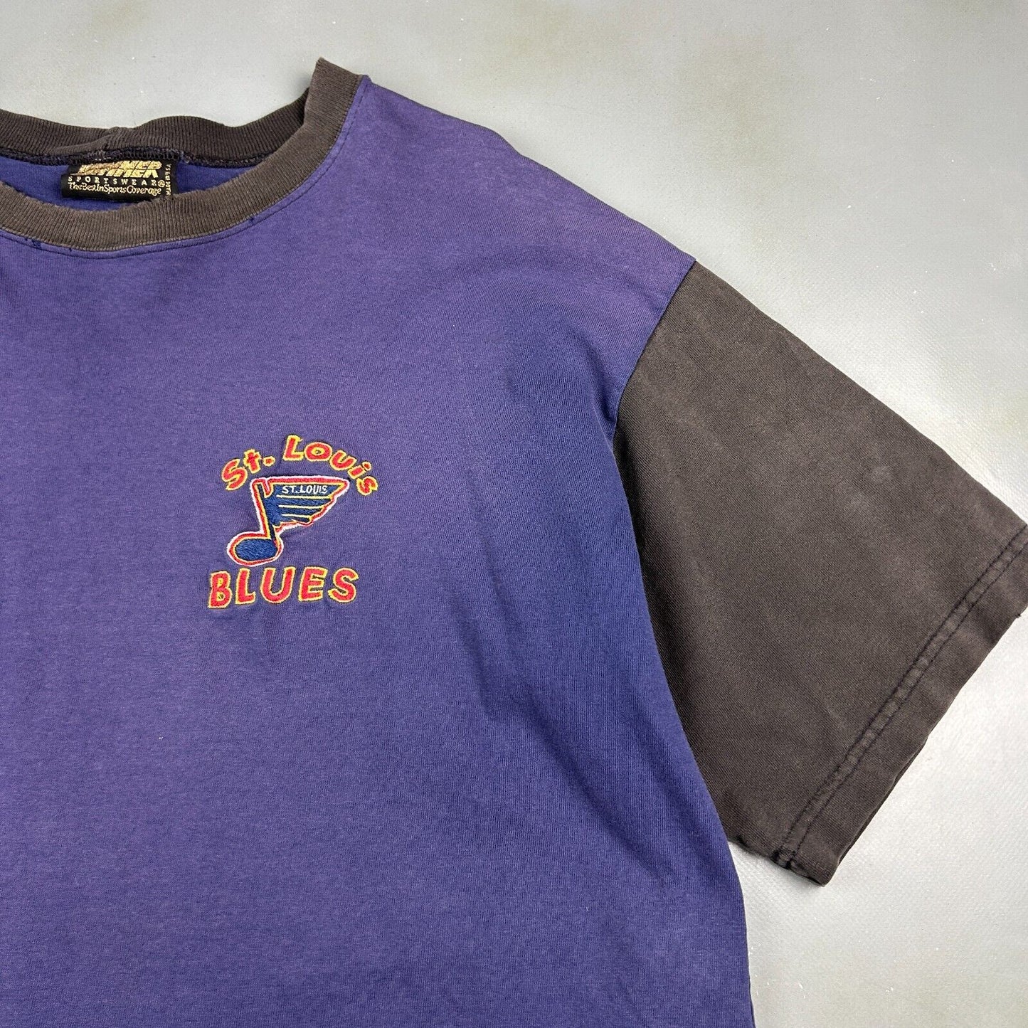 VINTAGE 90s | St. Louis Blues Embroidered Logo Faded Hockey T-Shirt sz XL Adult