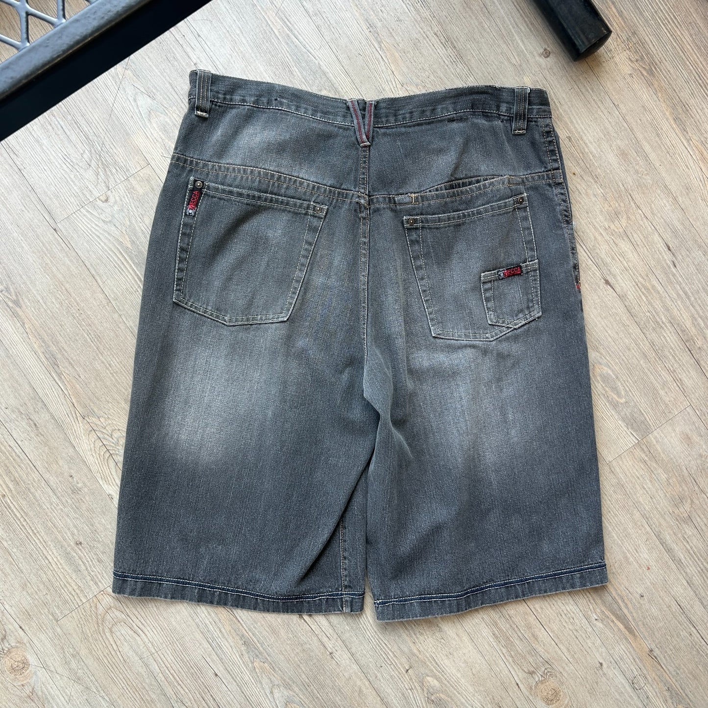 VINTAGE Y2K | Mecca Faded Black Baggy Jean Shorts sz W40
