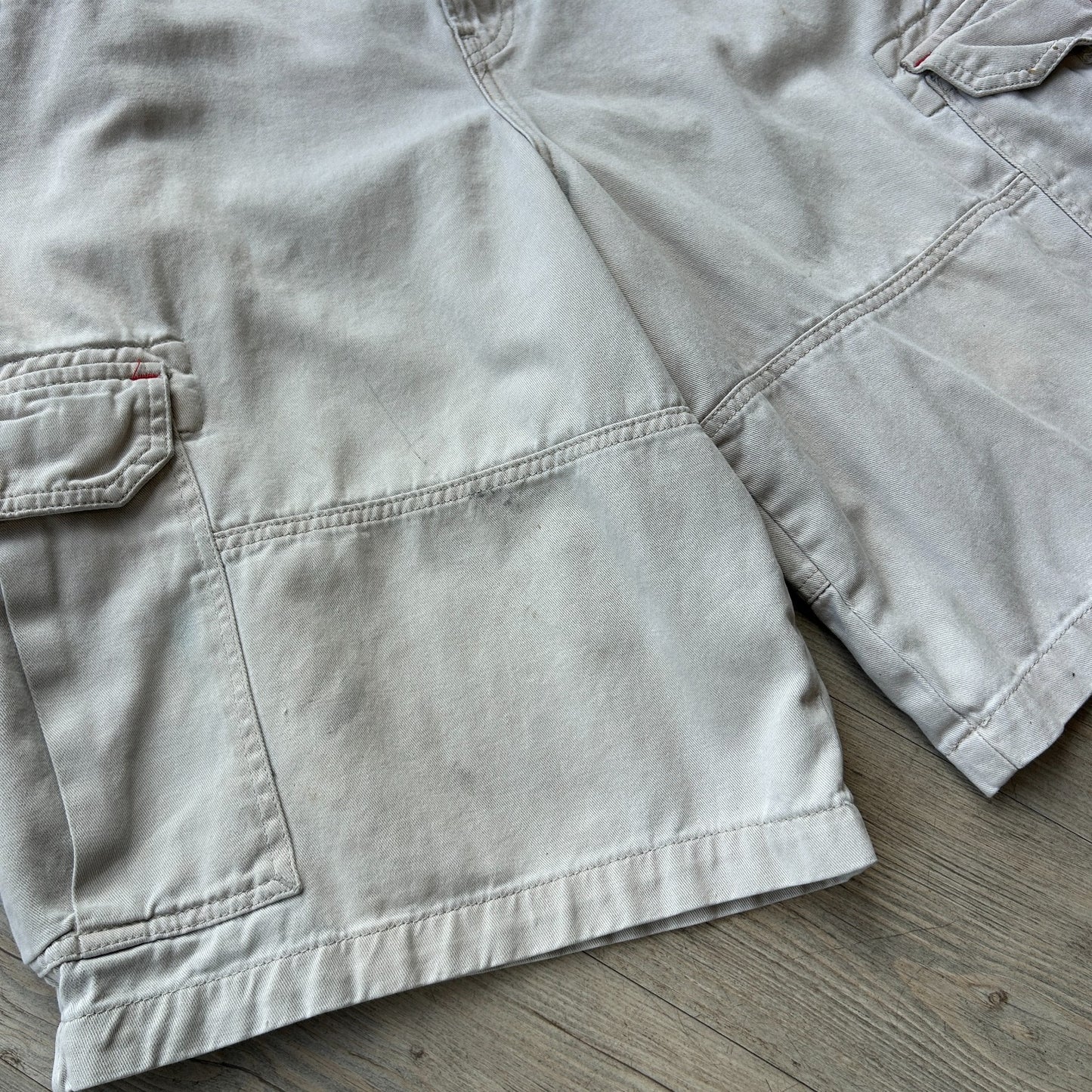 VINTAGE 90s Y2K | Jnco Jeans Baggy Cargo Shorts sz W38