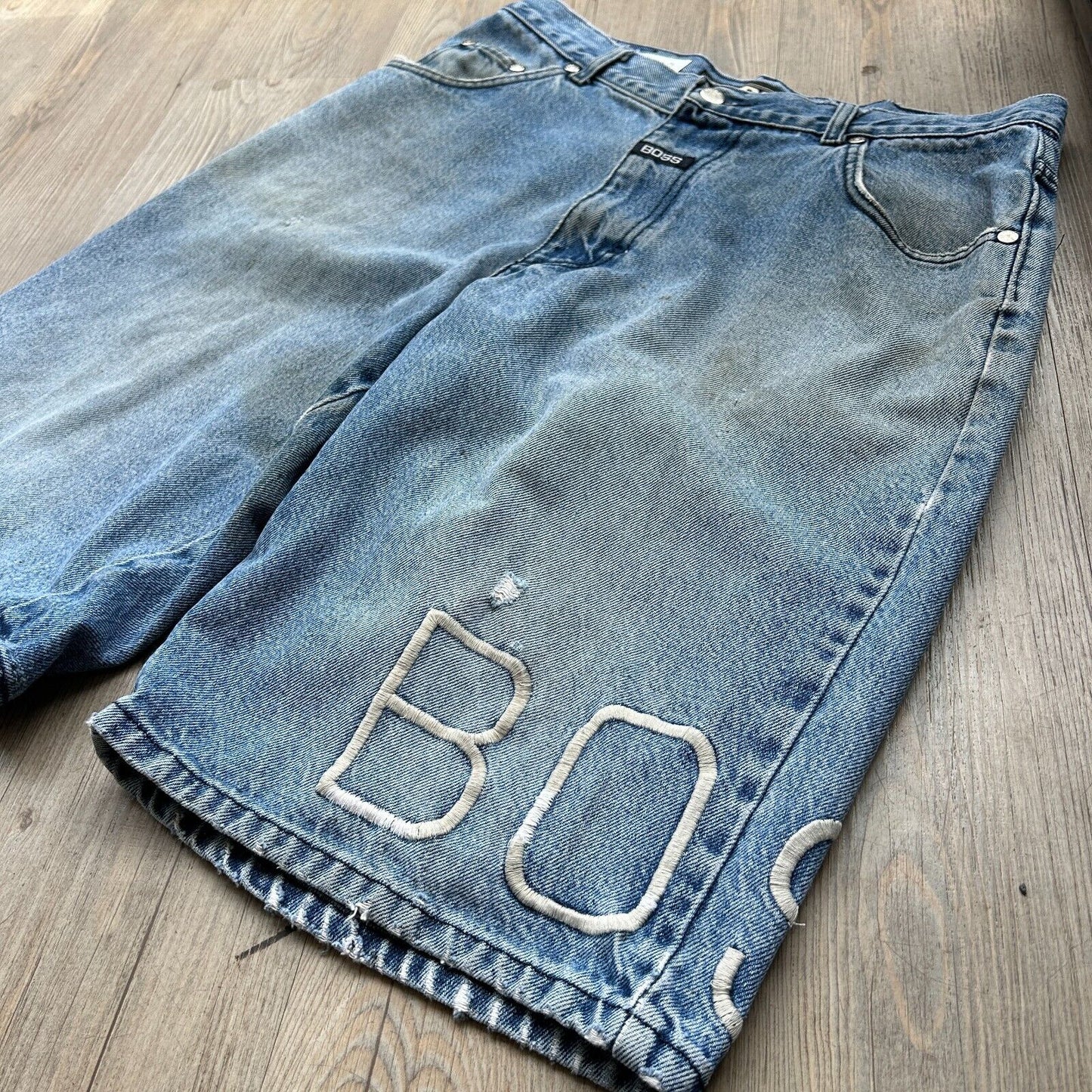 VINTAGE | BOSS Embroidered Thrashed Baggy Jean Shorts sz W33