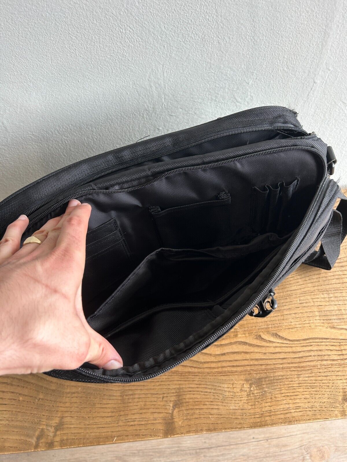 VINTAGE | OAKLEY 2.0 Laptop Briefcase w Ballistics Details & Weight