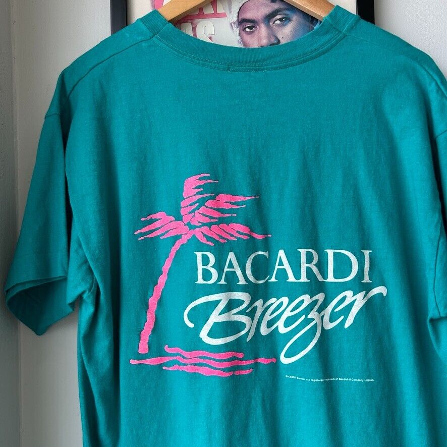 VINTAGE 90s | Bacardi Breezer Alcohol Promo T-Shirt sz M