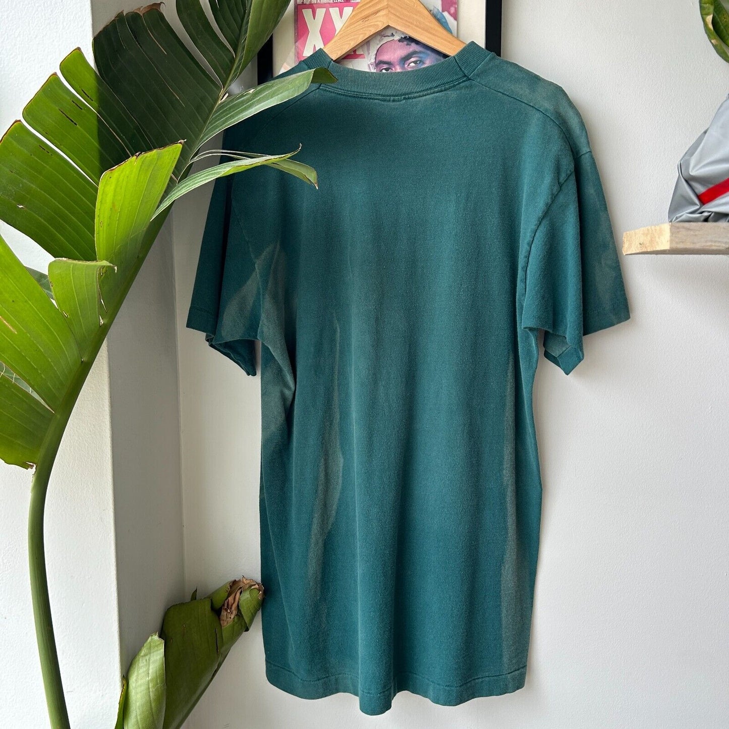 VINTAGE 90s | Sun Faded Blank Green T-Shirt sz L