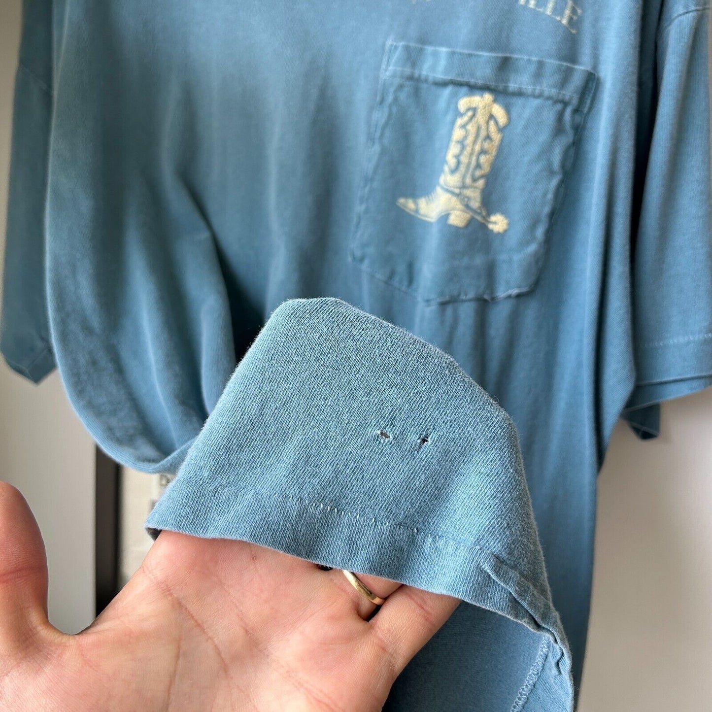 VINTAGE 90s | Nashville Boot Clay Blue Pocket T-Shirt sz M-L