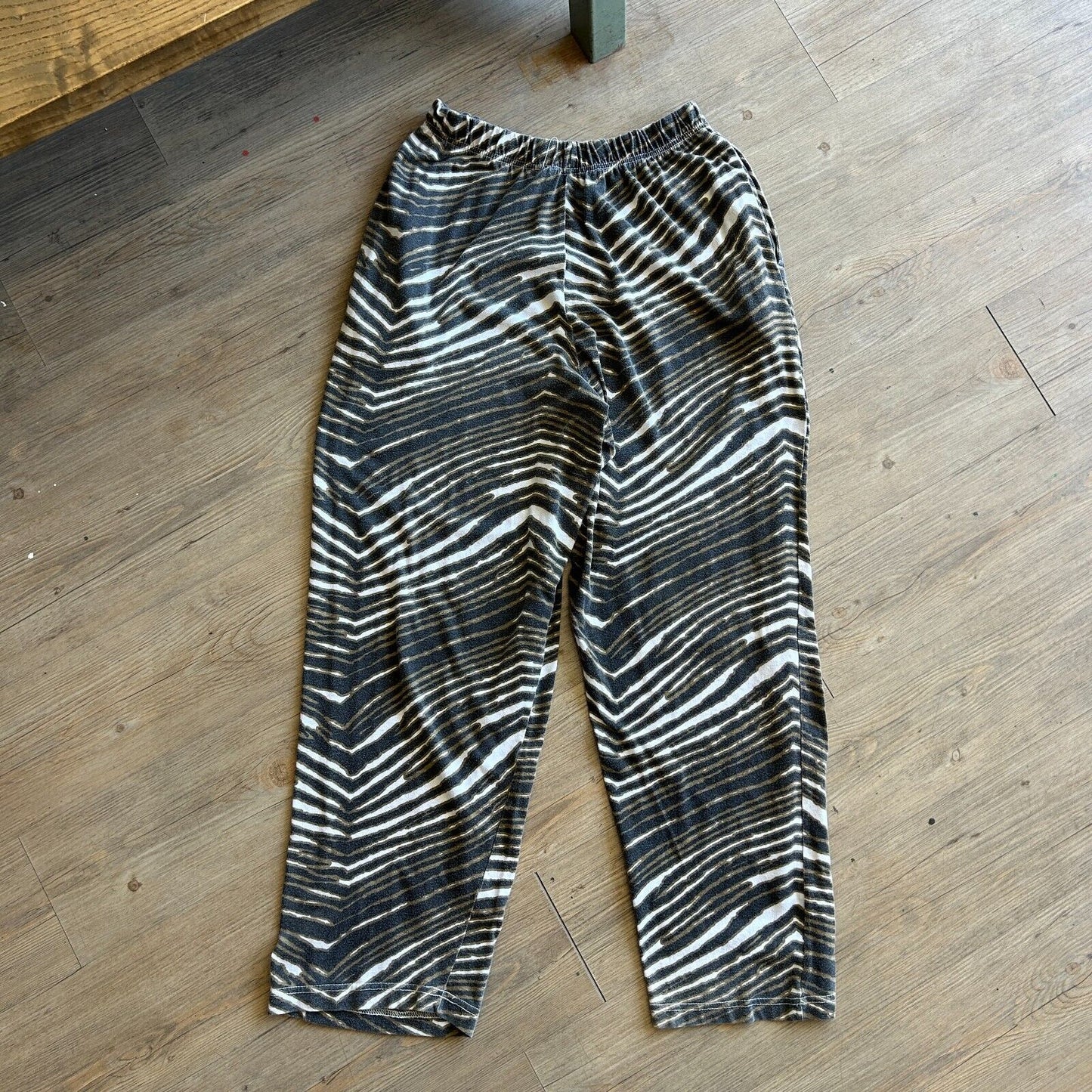 VINTAGE 90s | Zubaz Green Bay Tiger Stripe Sweat Pants sz L