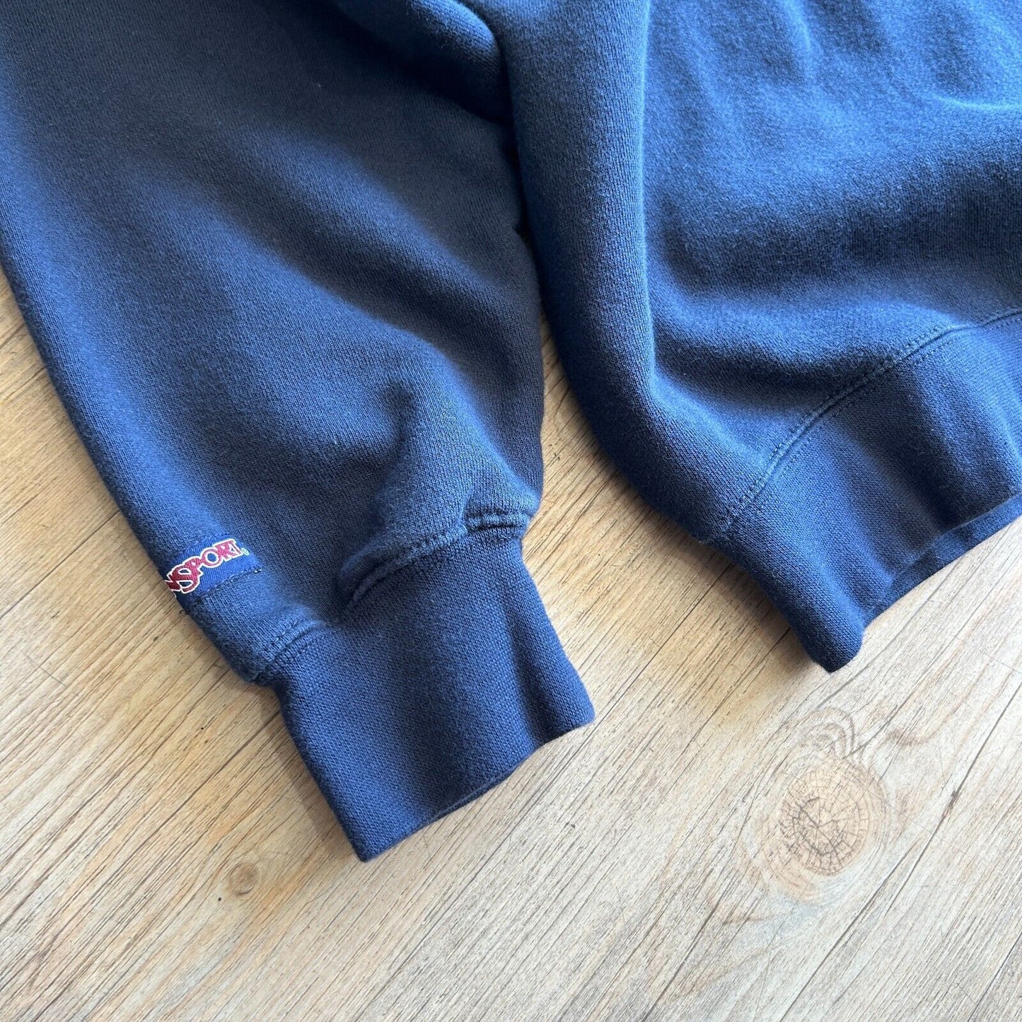 VINTAGE | Georgetown Embroidered Crest Crew Sweater sz L