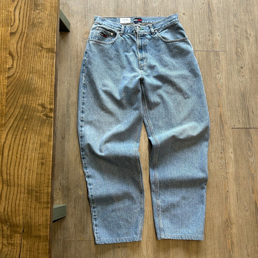 VINTAGE | Tommy Hilfiger Light Wash Baggy w Tapper Jeans Pants sz W33 L30 Adult