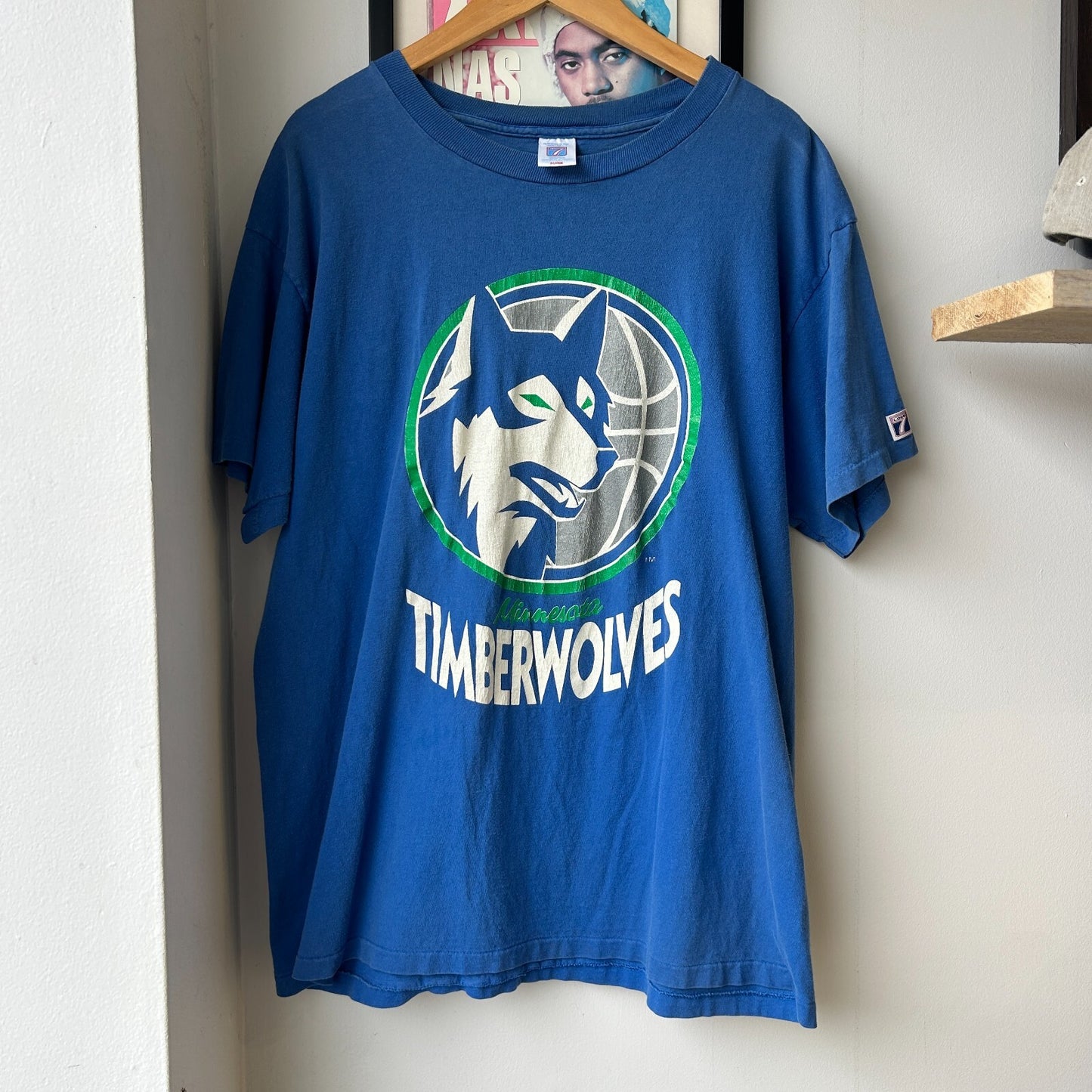 VINTAGE 90s | Minnesota Timberwolves Logo 7 Basketball T-Shirt sz XL (fits L)