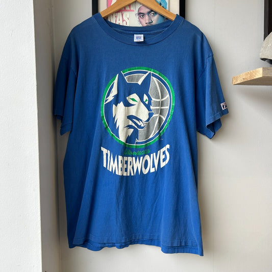 VINTAGE 90s | Minnesota Timberwolves Logo 7 Basketball T-Shirt sz XL (fits L)