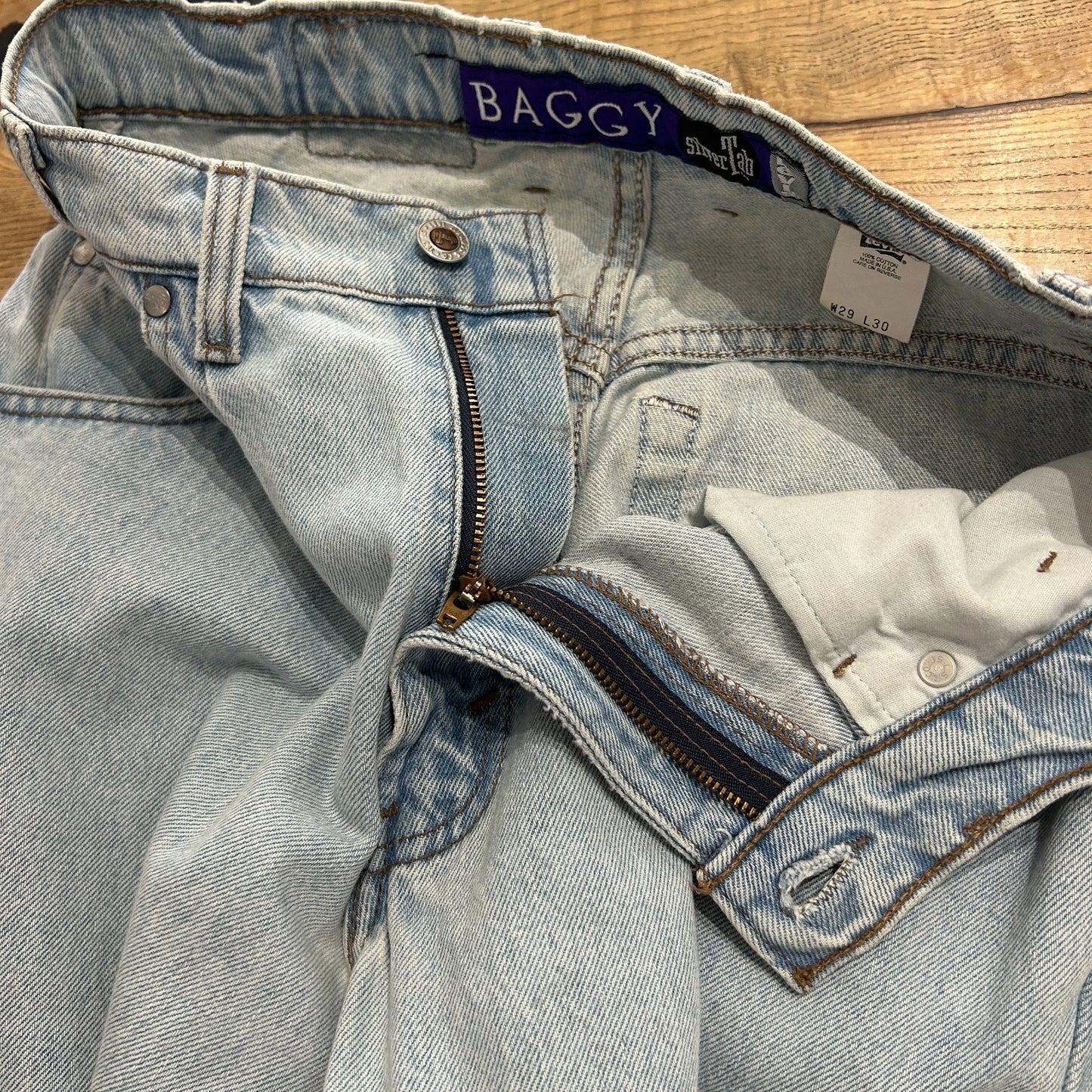 VINTAGE 90s | Levi's SilverTab Baggy Tapper Light Wash Denim Jeans Pants W28 L30