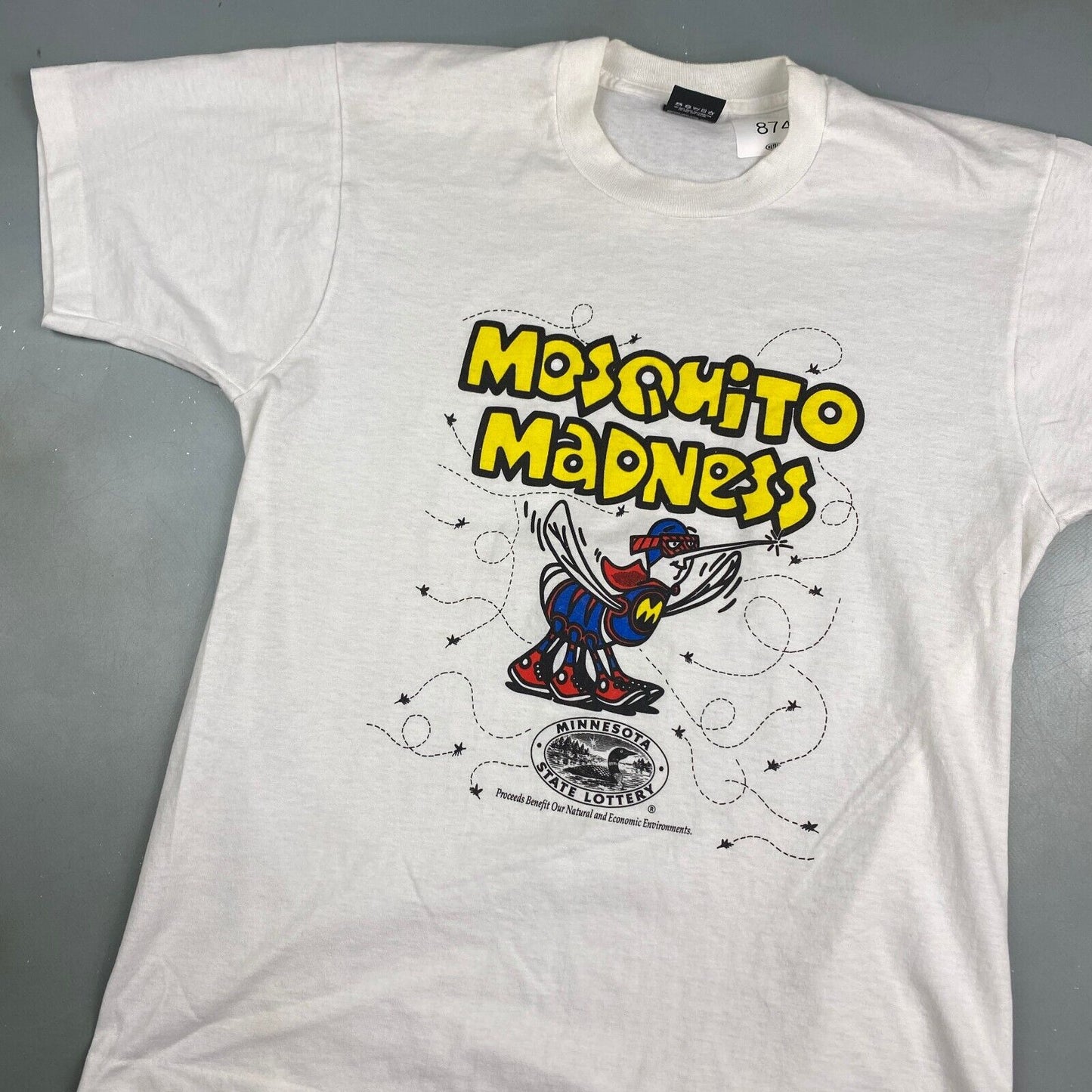 VINTAGE 90s Mosquito Madness Minnesota White T-Shirt sz Medium Men Adult