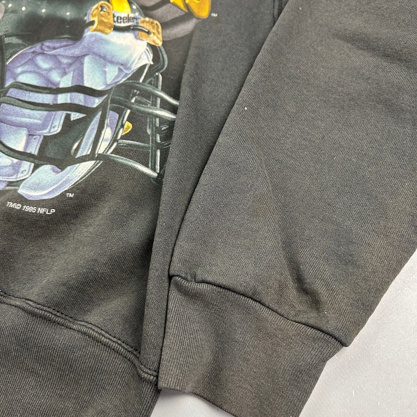 VINTAGE 1995 Pittsburgh Steelers Big Helmet Football Crewneck Sweater sz M Adult