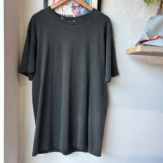 VINTAGE | Faded Black Blank T-Shirt sz L