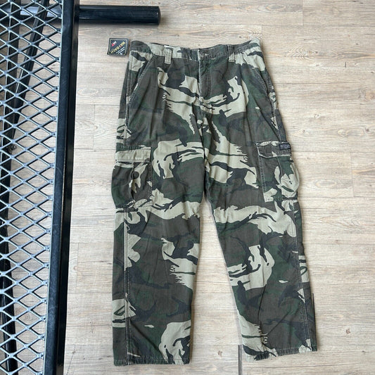 VINTAGE | Wrangler Camouflage Fleece Lined Cargo Pants sz W36 L30
