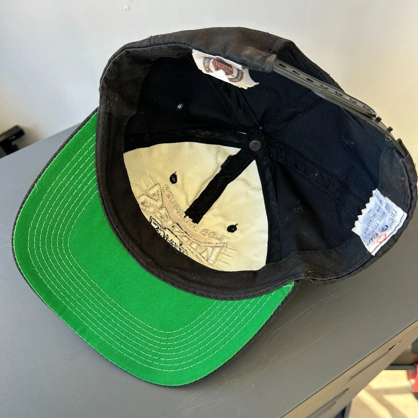 VINTAGE 90s | Los Angeles Kings NHL Faded Hockey Snapback Hat sz OS