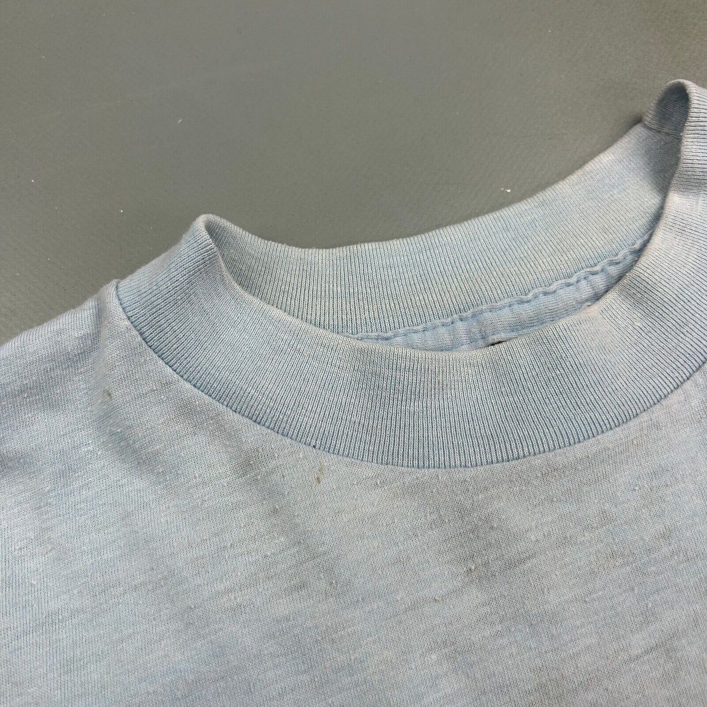 VINTAGE 70s-80s | Apple List Lite-Blue Airbrush Art T-Shirt sz M Adult