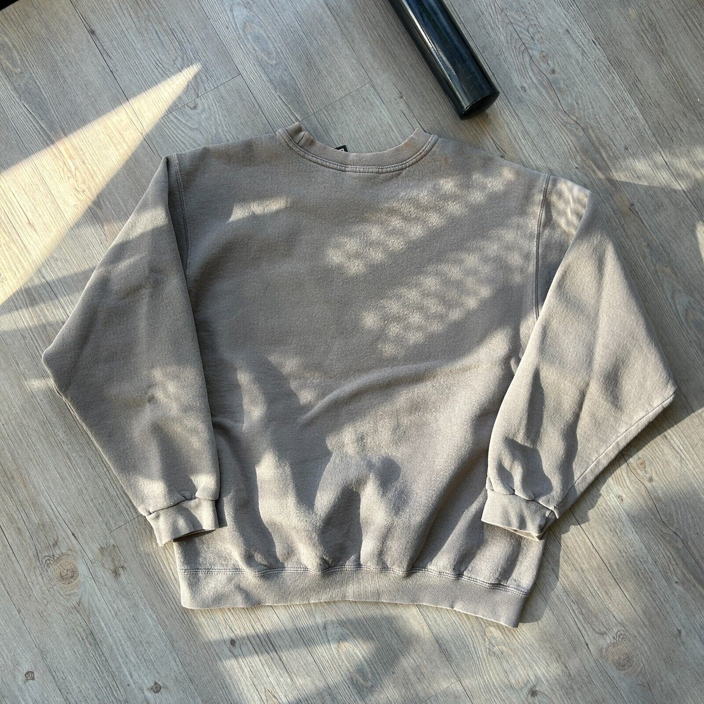 VINTAGE 90s | NIKE Embroidered Swoosh Brown Crewneck Sweater sz M Adult