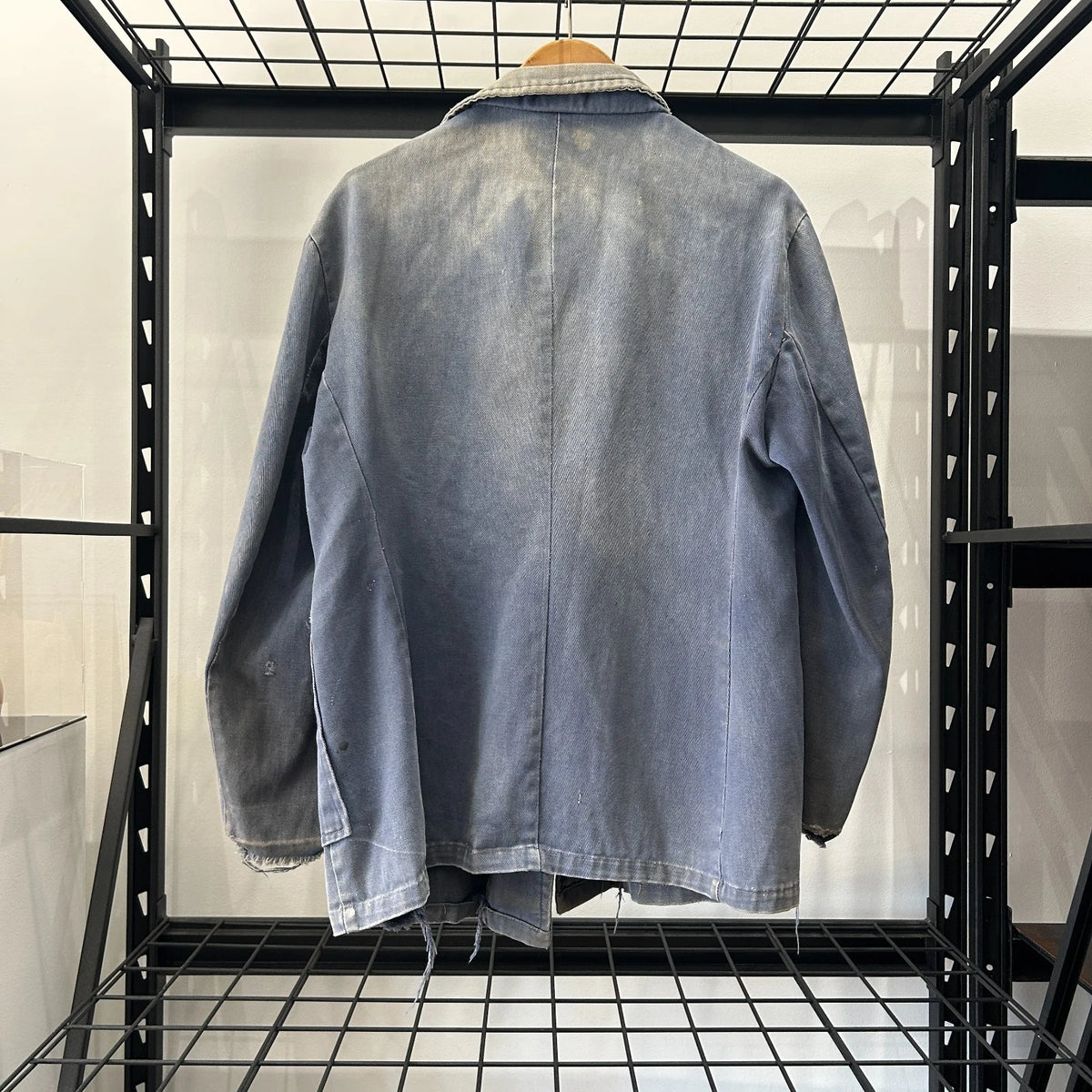 VINTAGE 1940s | French Bleu De Travail Lapel Faded Thrashed Work Jacket sz 42