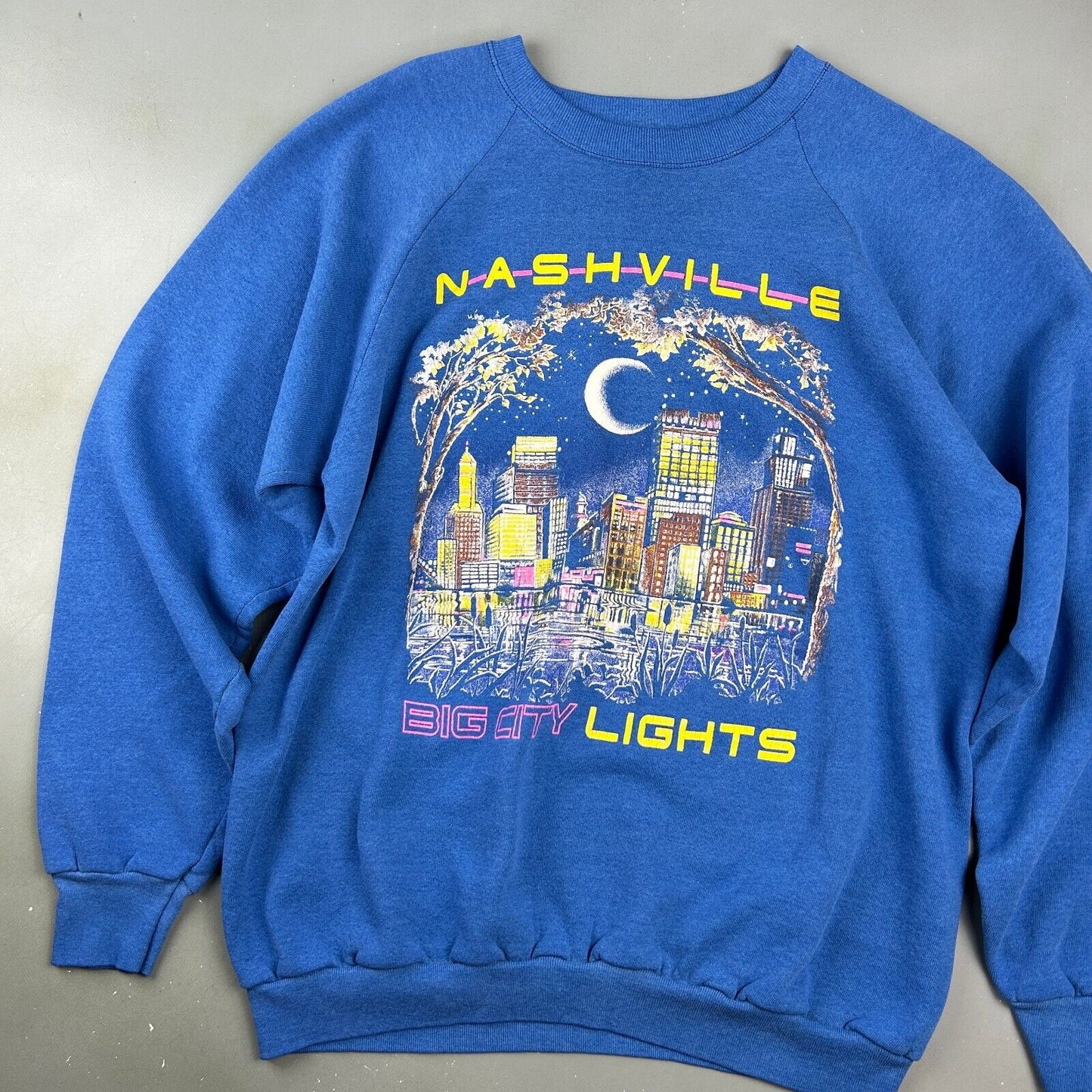 VINTAGE 90s | NASHVILLE Big City Lights Blue Crewneck Sweater sz L Adult