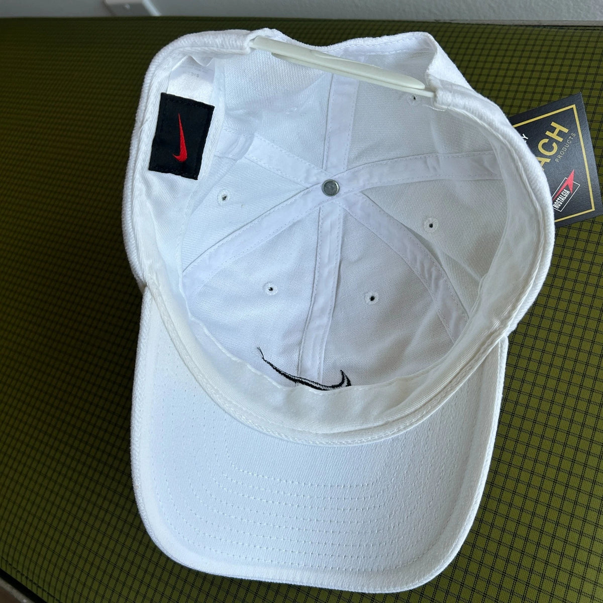 1990s | NIKE Swoosh Logo White SnapBack Hat sz OS