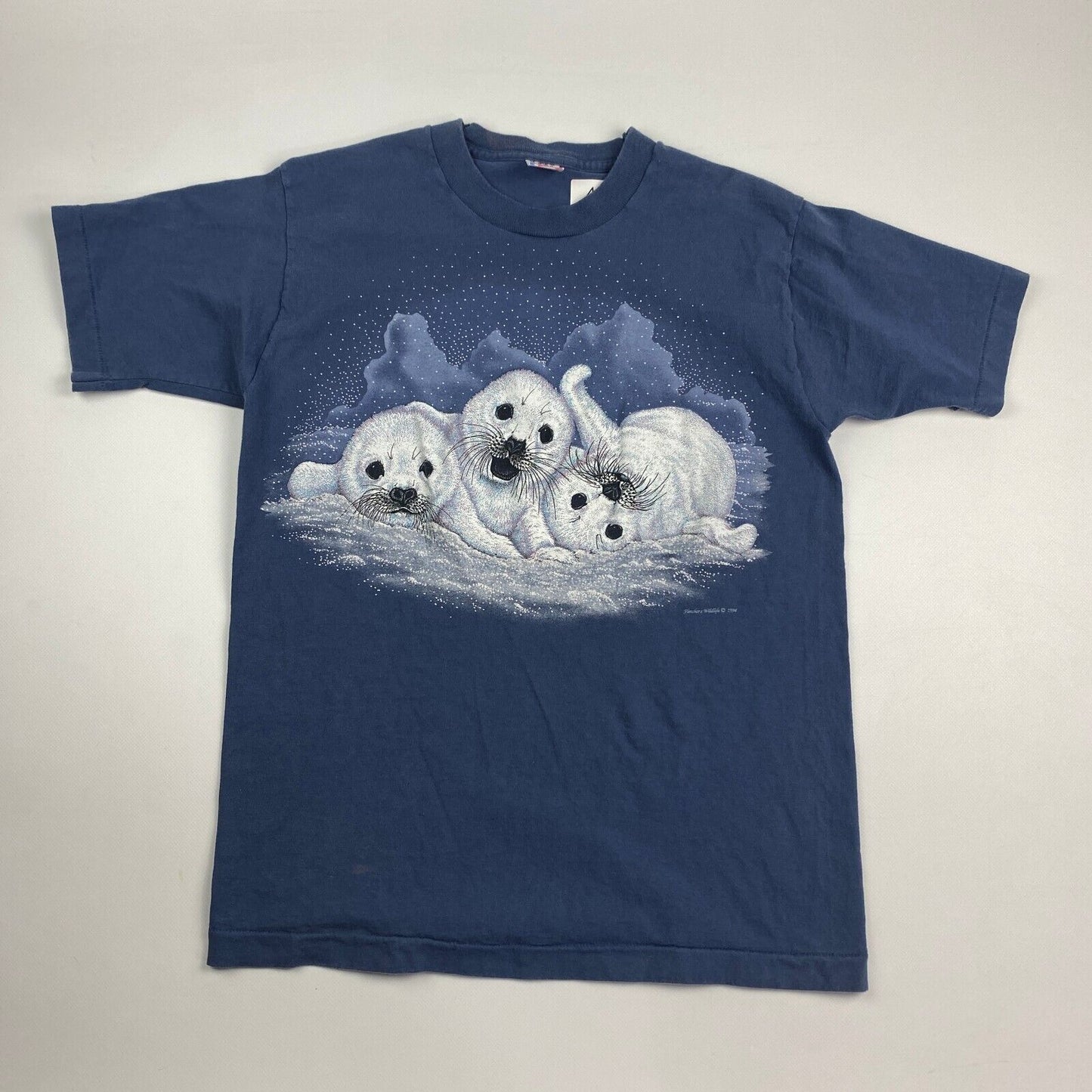 VINTAGE 90s Snow Otters Wildlife Artwork Print Navy T-Shirt sz Medium Men