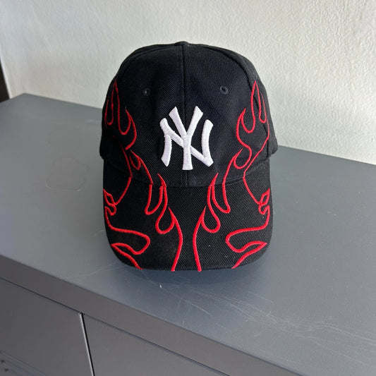 VINTAGE | NY Yankees Twin Flames Strapback Hat sz OS