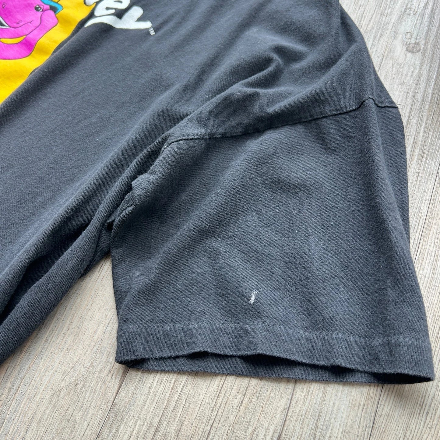 VINTAGE 90s | Barney Steps Into The Spotlight T-Shirt sz XL