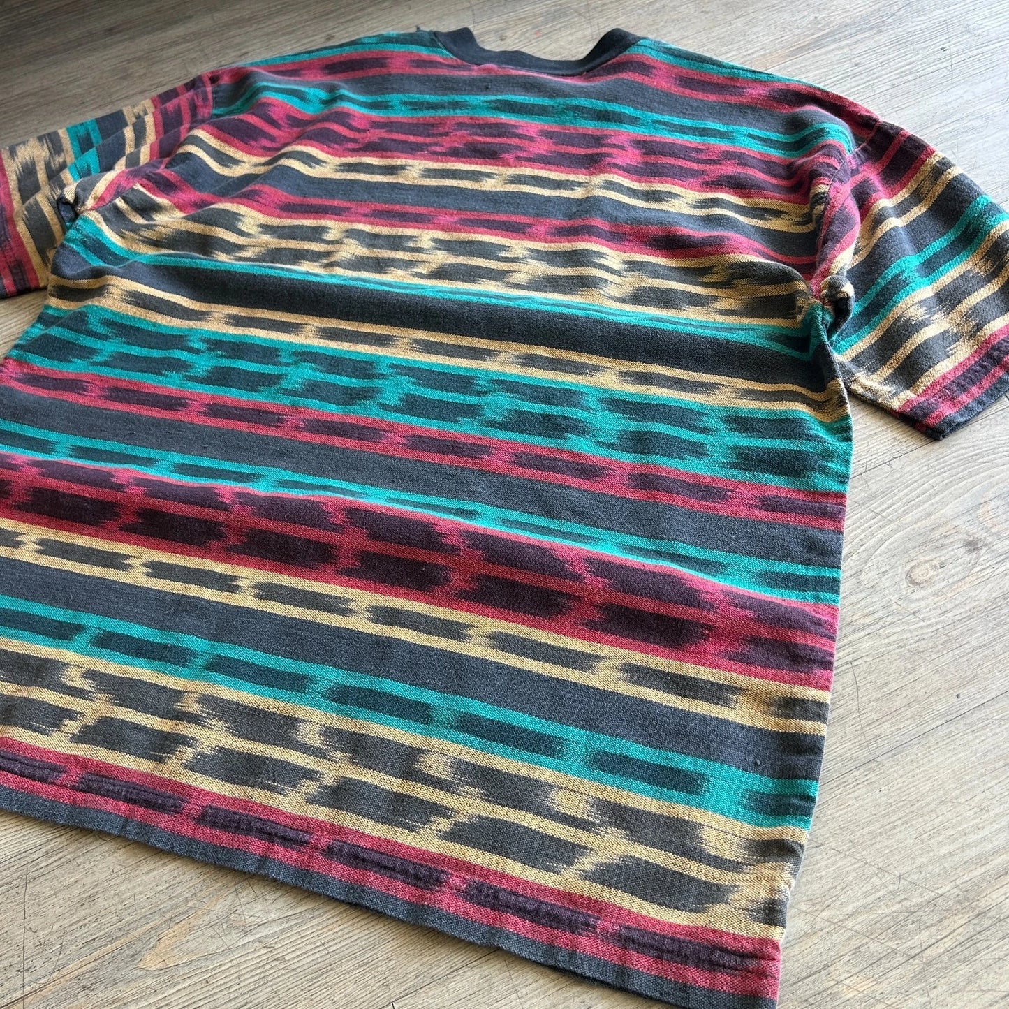 VINTAGE 90s | Striped Ikat Reggae Rasta Textured Surf Skate T-Shirt sz L/XL