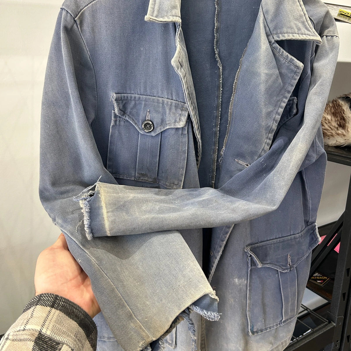 VINTAGE 1940s | French Bleu De Travail Lapel Faded Thrashed Work Jacket sz 42