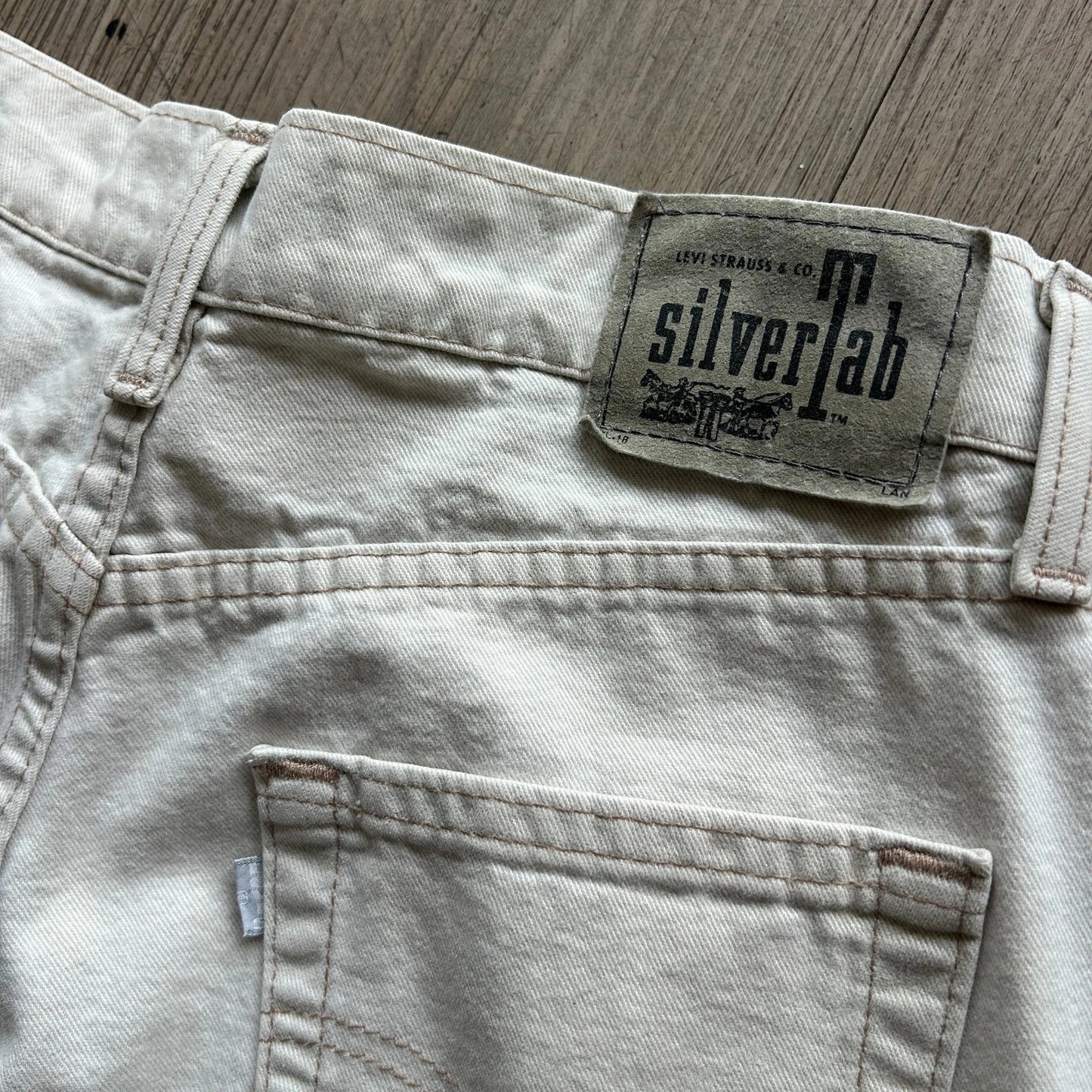 VINTAGE 90s | Levi's SilverTab Wide Leg Cream Baggy Jean Pants W30 L27