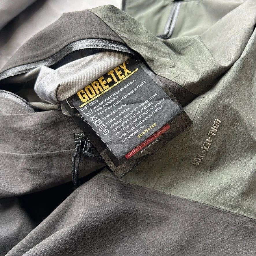 VINTAGE | Arc'teryx Sidewinder SV Gore-Tex Jacket sz L