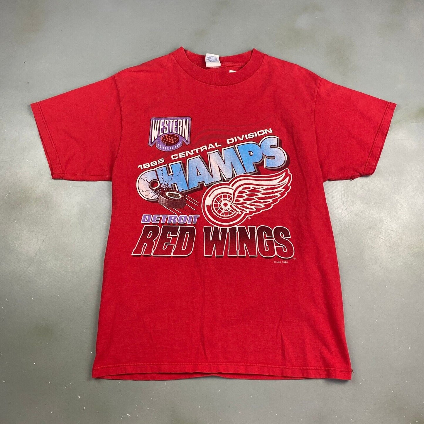 VINTAGE 1995 NHL Detroit Red Wings Divison Champs Red T-Shirt sz Medium Adult