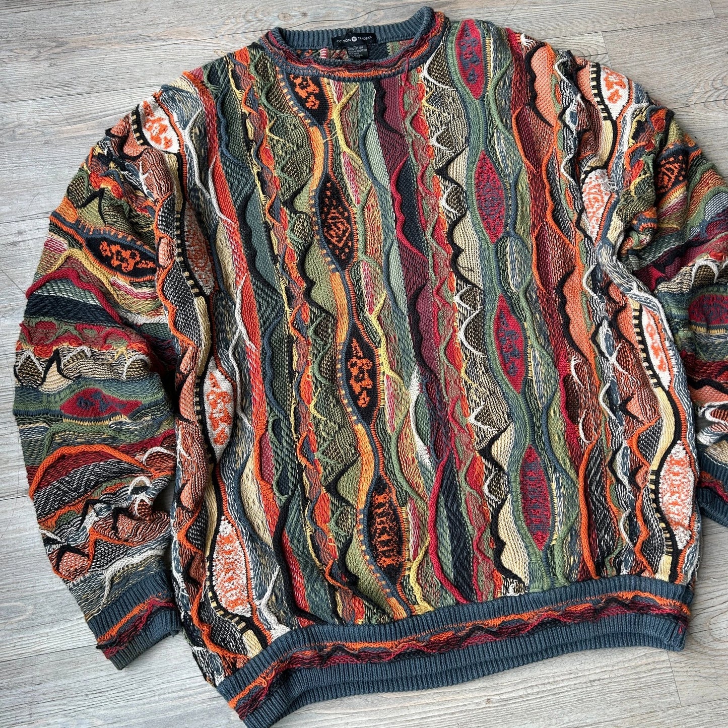 VINTAGE | 3D Textured Coogie Style Knit Sweater sz L