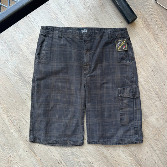 VINTAGE Y2K | Vans Black Plaid Loose Fit Shorts sz W38