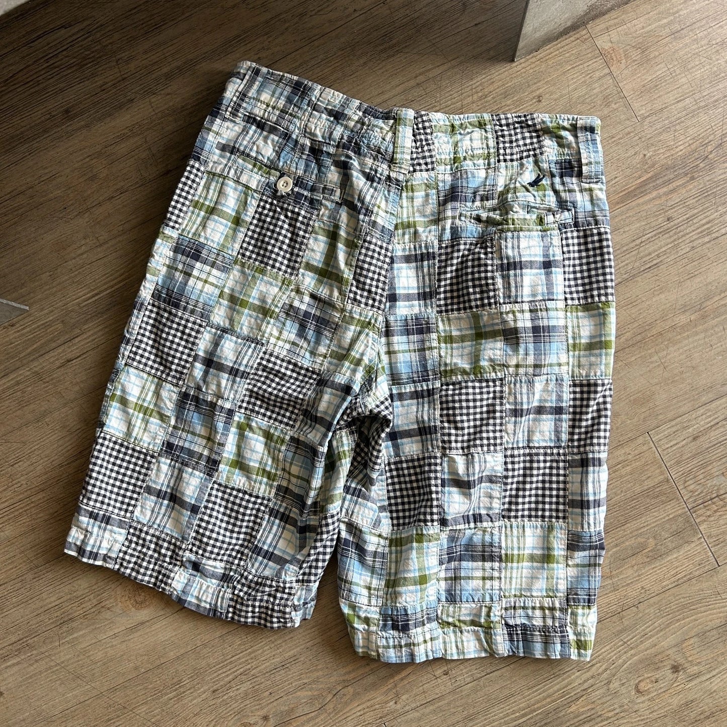 VINTAGE | Madras Plaid Loose Fit Y2K Shorts sz W33